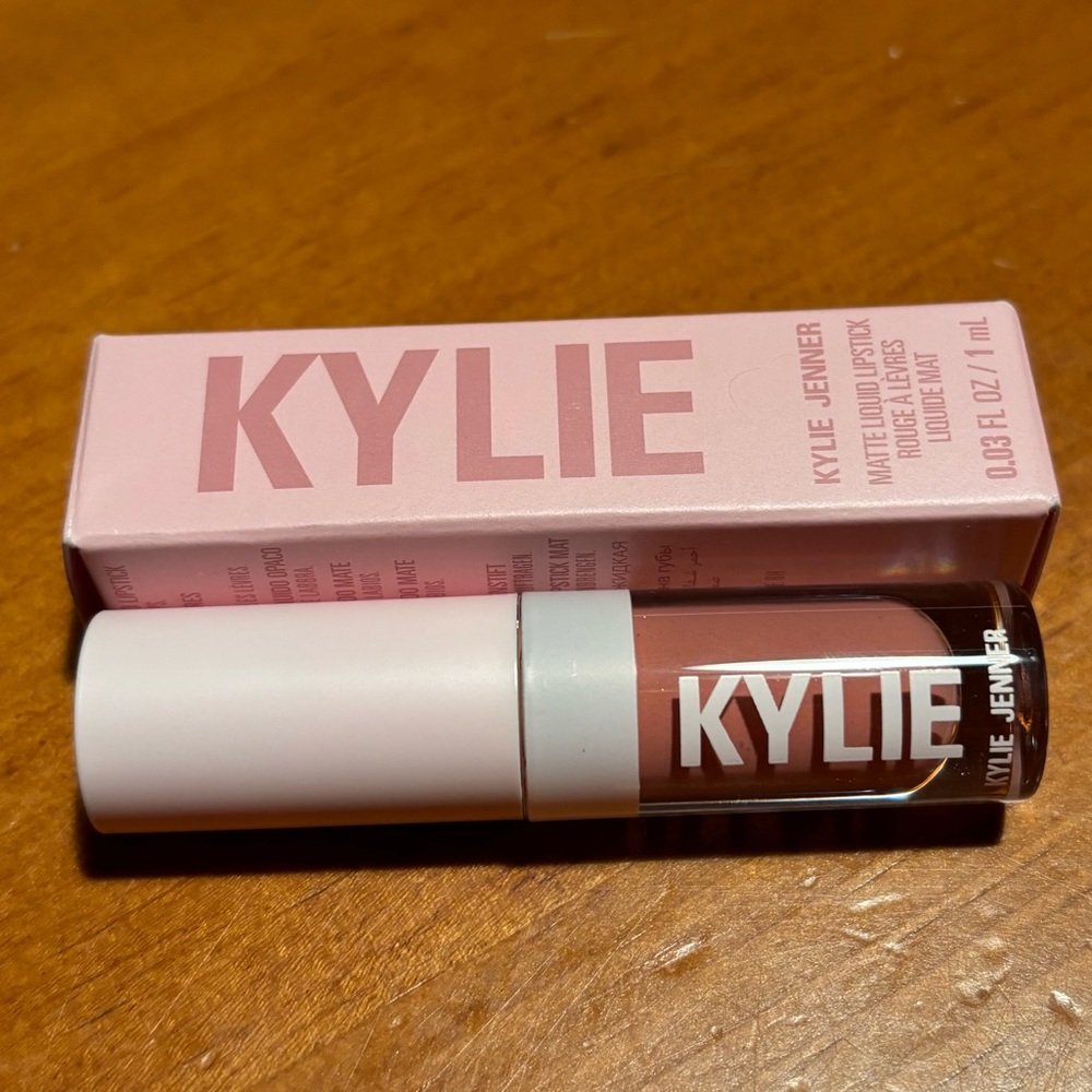 Kylie Jenner Matte Liquid Lipstick Koko K